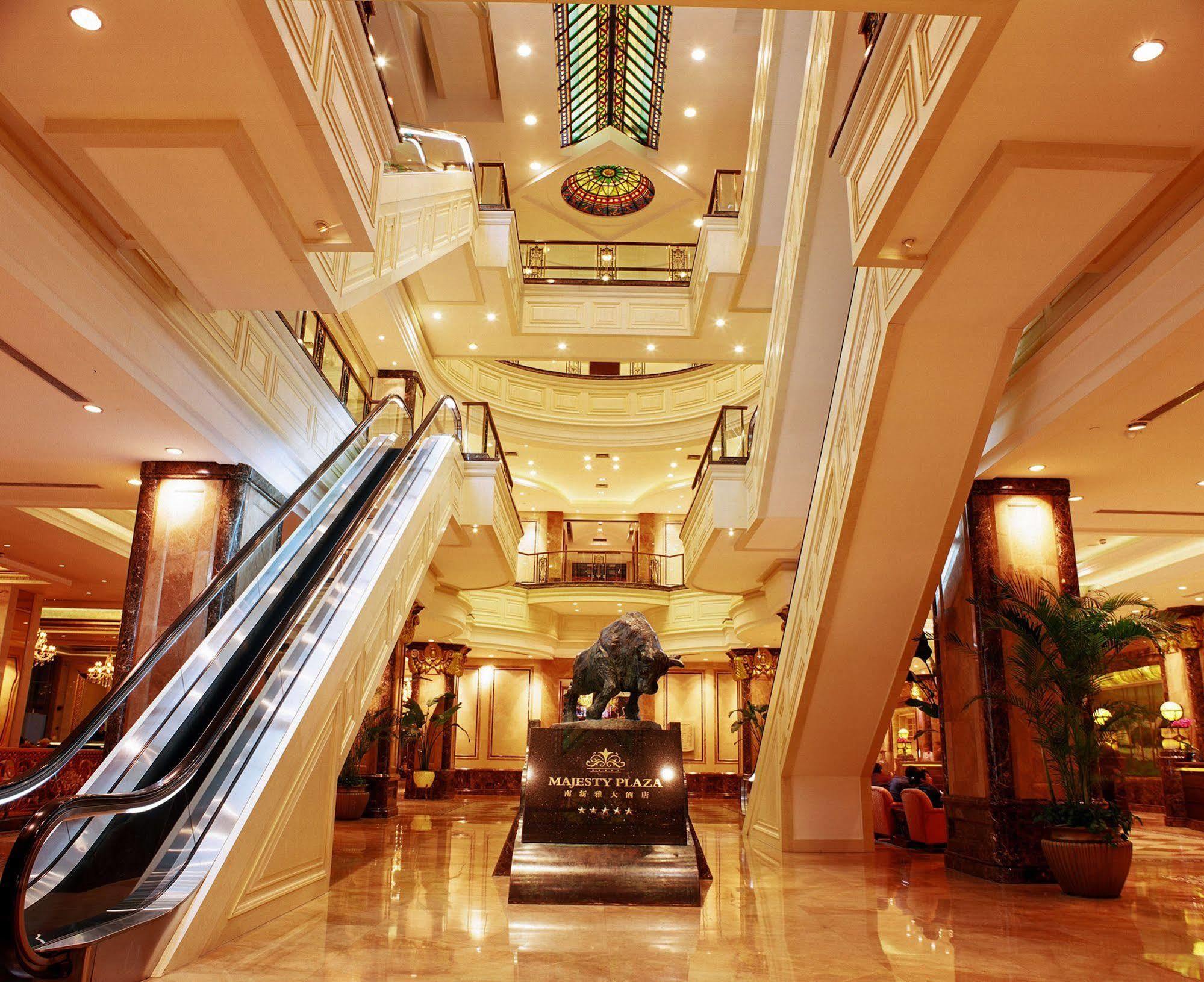 Majesty Plaza Шанхай Экстерьер фото